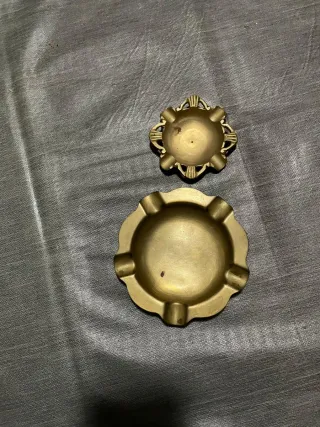 Pareja de ceniceros de bronce