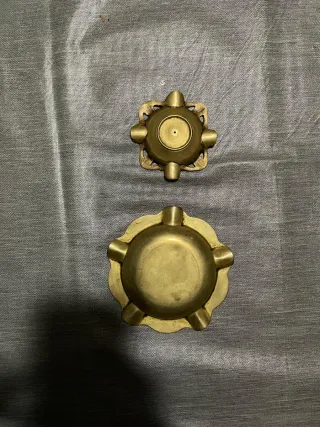 Pareja de ceniceros de bronce