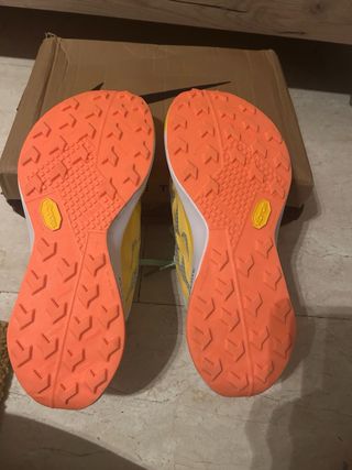 Nike ZoomX Ultrafly Trail 42 sin estrenar