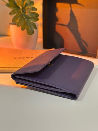 Cartera Loewe Morada