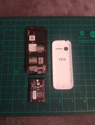 Lotto di 3 cellulari antichi da riparare o per pezzi