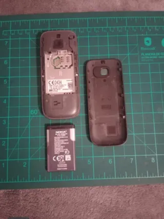 Lotto di 3 cellulari antichi da riparare o per pezzi