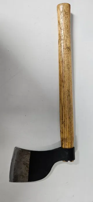 Hacha corta de mano