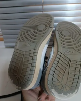 Zapatillas Jordan Air 1 Mid Gris Blanco