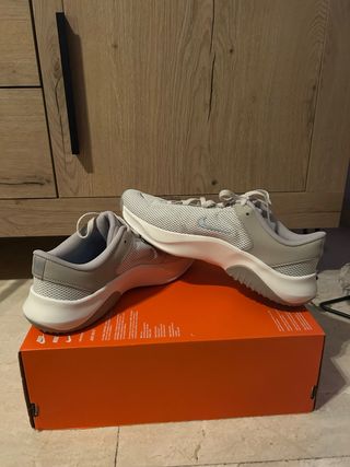 Nike Legend Essential 3 NN Talla 41 Nuevas