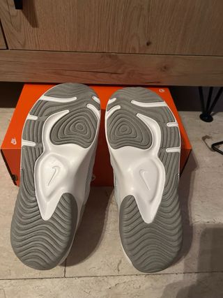 Nike Legend Essential 3 NN Talla 41 Nuevas