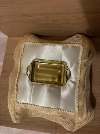 Cojín para anillos de boda dorado