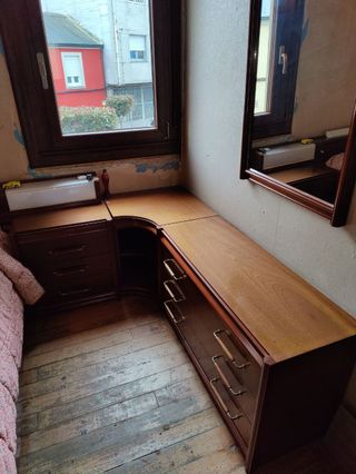 Conjunto de dormitorio completo en madera