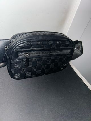 Riñonera Louis Vuitton Negra Cuadros