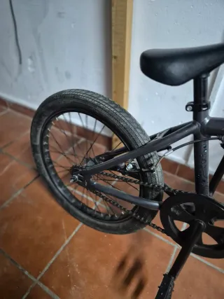 Bicicleta BMX Negra algo negociable precio algo ne