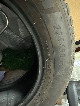 Un Neumático Michelin Crossclimate 2 225/55/17 97Y