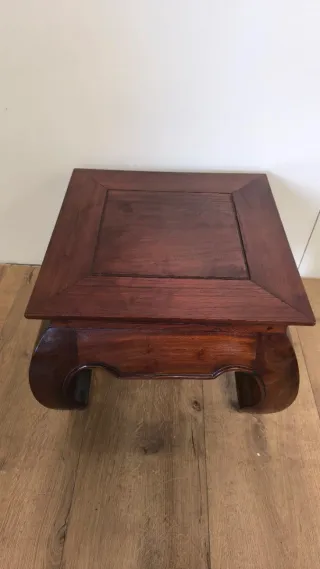 MESA BAJA AUXILIAR DE MADERA PRECIOSA