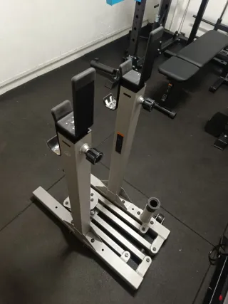 Banco y rack para gimnasio