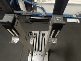 Banco y rack para gimnasio