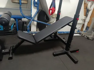 Banco y rack para gimnasio