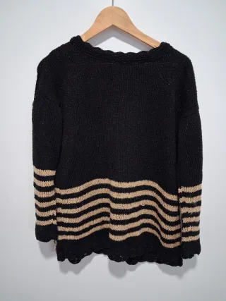 Jersey negro con rayas beige