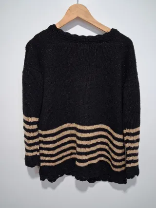 Jersey negro con rayas beige