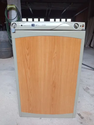 Nevera trivalente Electrolux