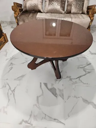 Mesa de comedor redonda madera oscura