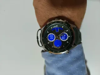 Reloj Verde. Robusto y elegante.