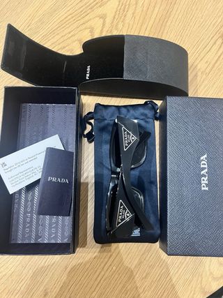 Gafas de sol Prada negras