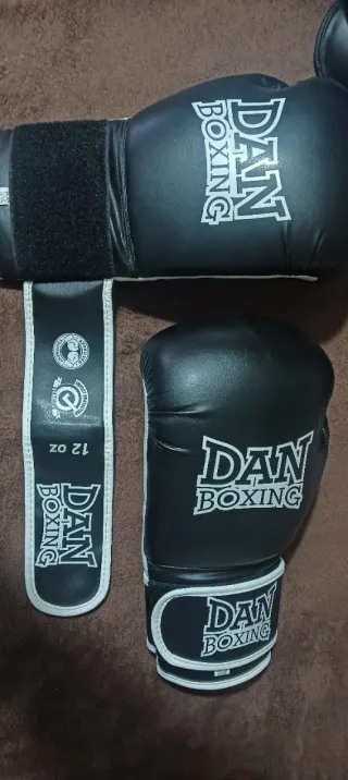 Guantes de Boxeo DAN BOXING Negros y Blancos