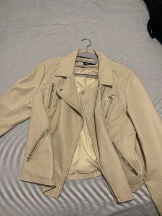 Cazadora cuero sintético