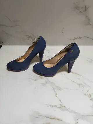 Zapatos de tacón azul