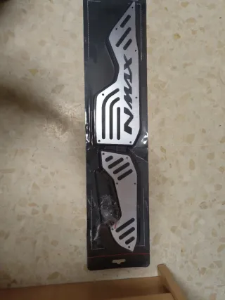 Reposapiés NMAX 2021-2024