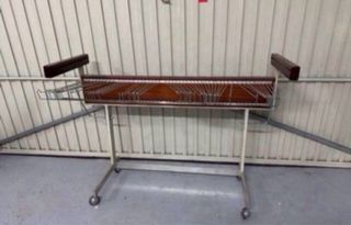 Mueble colgador ropa con ruedas