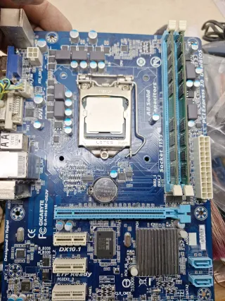 Placa Base Gigabyte GA-H61M-DS2V