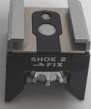 Adattatore Olympus Shoe 2 per fotocamere reflex analogiche