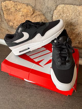 Nike Air Max 1 Essential Negro Gris y Blanco (43)