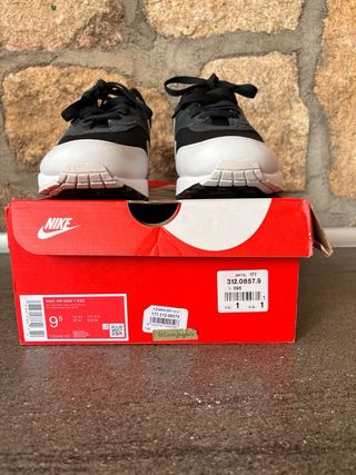 Nike Air Max 1 Essential Negro Gris y Blanco (43)