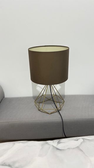 Lámpara de mesa bronce y oro Ikea