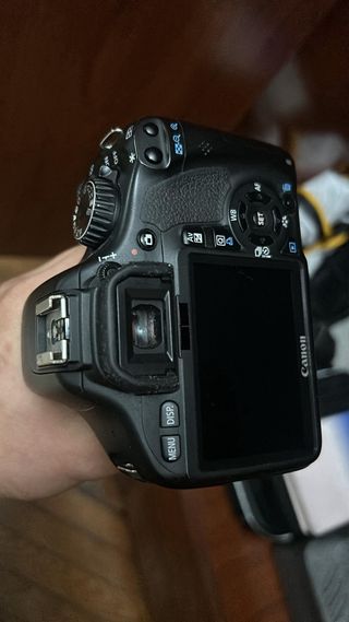 Canon EOS 550D + 2 Lentes + 3 Baterías