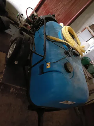 Cuba fumigar coche