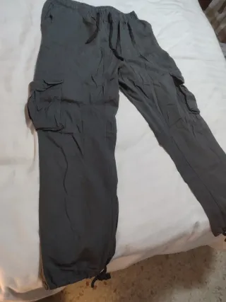 Pantalón cargo gris ligero talla 46