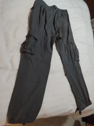 Pantalón cargo gris ligero talla 46