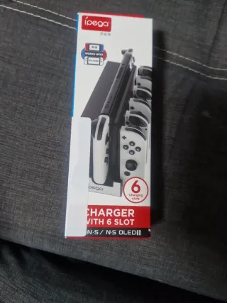 Cargador Ipega 6 Slots N-S/N-S OLED