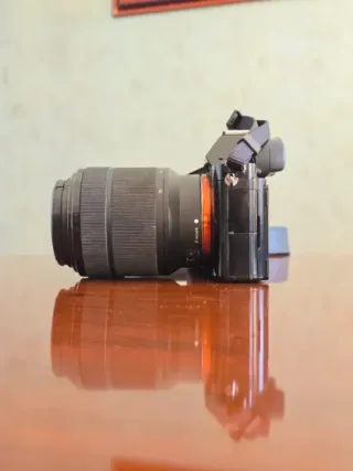 Cámara Sony Alpha 7 + Objetivo kit 28-70mm Sony