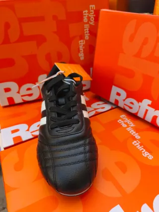 Zapatillas Refresh Negras y Blancas Veganas