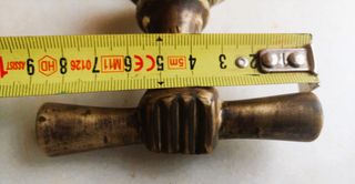 Tirador de puerta antiguo.