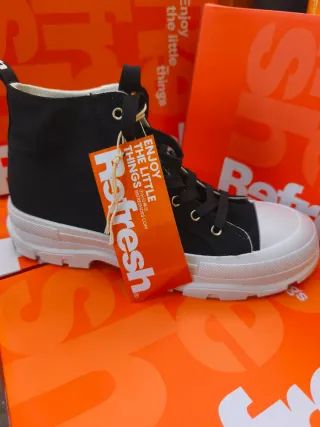 Botín Refresh Negro y Blanco