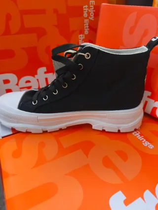 Botín Refresh Negro y Blanco