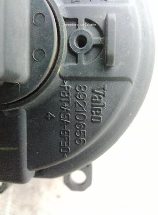 22583581 faro antiniebla del der toyota prius w3