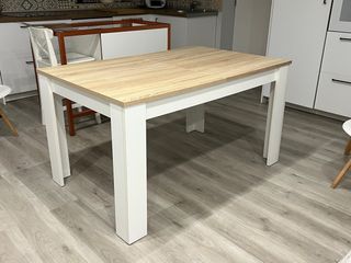 Mesa de comedor blanca extensible