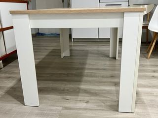 Mesa de comedor blanca extensible