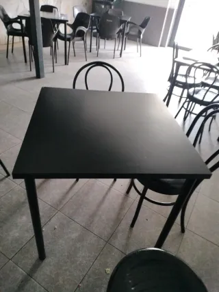 8 Mesas de madera negras 80x80cm