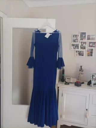 Traje de flamenca azul Tela elástica . Muy cómodo